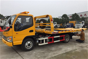 利通哪里有拖车服务